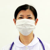 マスクをしている看護師